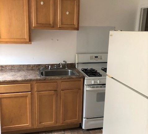 4th image of 1720 E Outer Dr #21