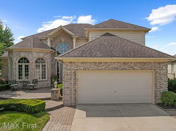 21606 Tangel Dr, Macomb, MI 48044