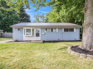 1160 Lakewood Dr, South Bend, IN