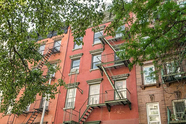 Rented by Douglas Elliman | media 19