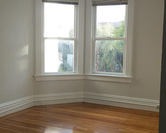 2nd image of 947 Oak St