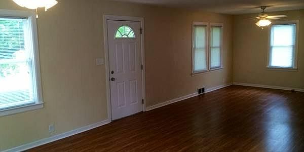 2nd image of 3510 N Sheridan Rd