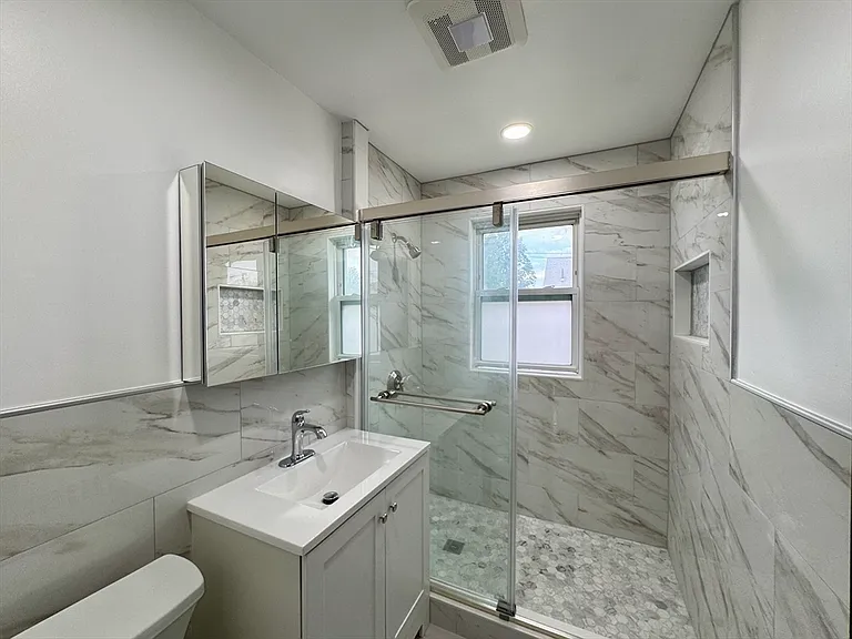 89-91 Thacher St #2 — Photo 9