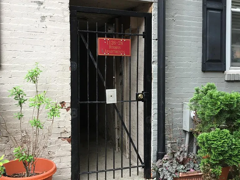 1126 Rodman St #3F — Photo 1