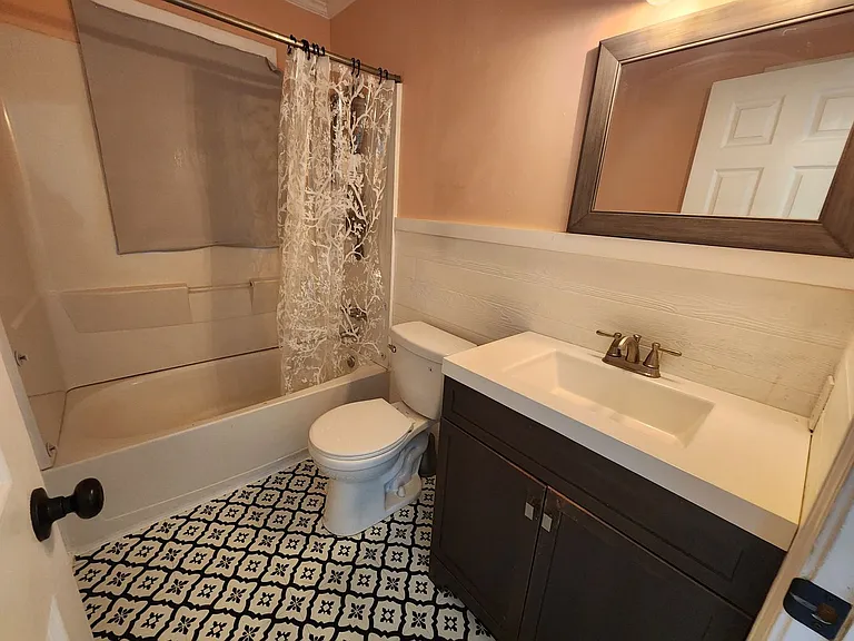 702 Meade Dr — Photo 11