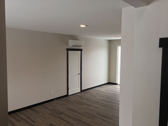 4th image of 2300 N Landon Ln