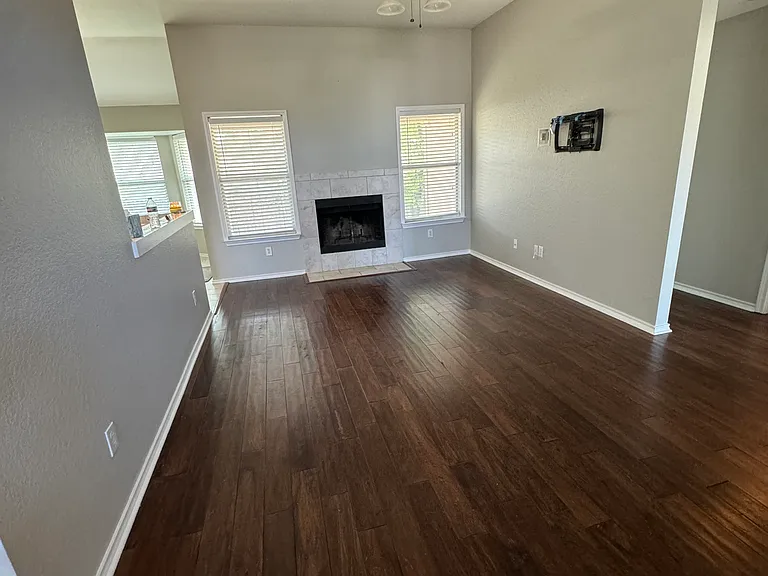 1117 Hidden Glade Dr — Photo 3
