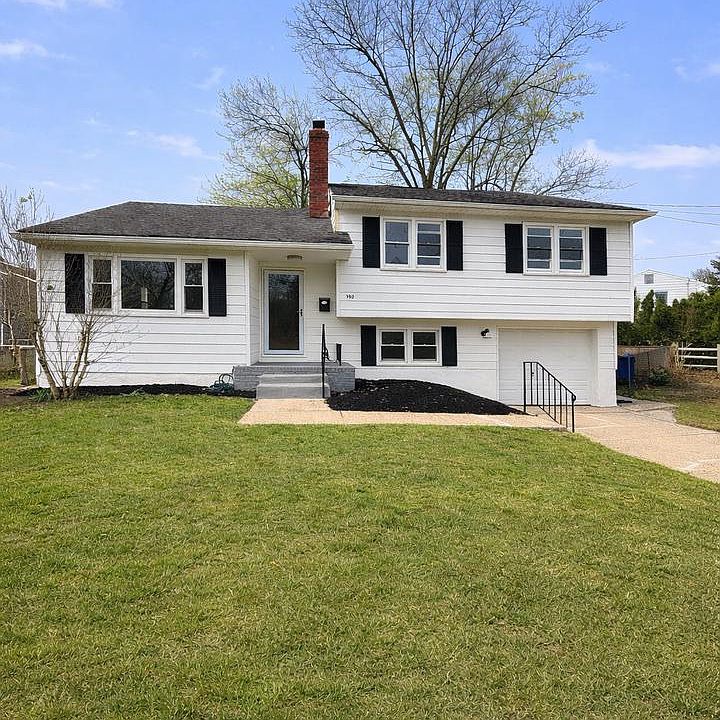1st image of 102 Dawn Dr