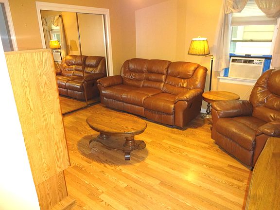 4th image of 11011 S Millard Ave