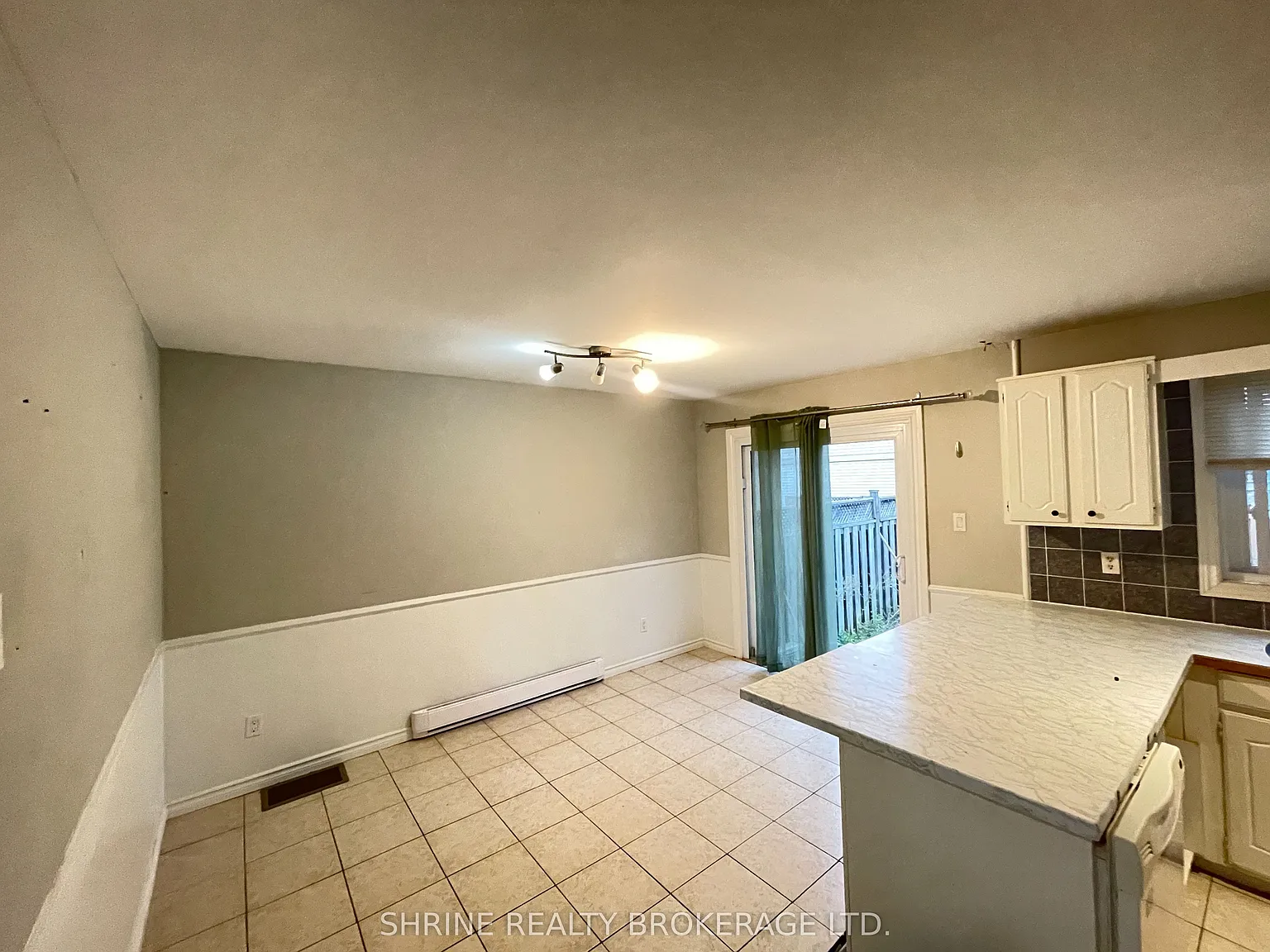 3 bed, $2,150 — Photo 4