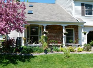 2S789 Grove Ln, Warrenville, IL