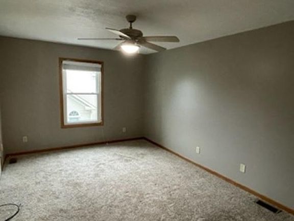 5th image of 200 Essex Ln