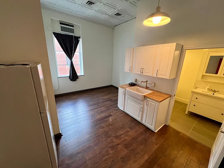 119 W Main St #D — Photo 2
