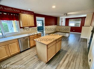 2425 SE Hudson Ct, Troutdale, OR 97060