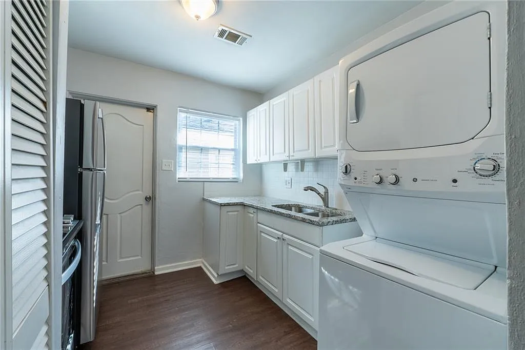 Building Photo - 560 Winton Ter NE #1