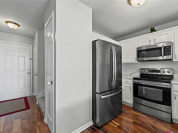 4th image of 1919 NW 82nd Ter