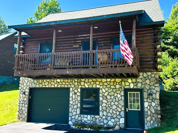 2430 Beaver Creek Dr, Gaylord, MI 49735