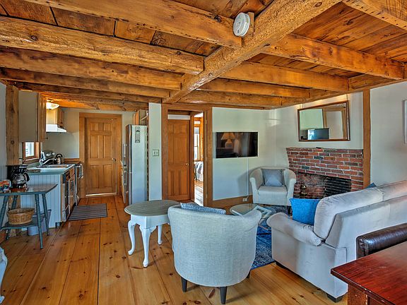 2nd image of 8 Dock Sq #3