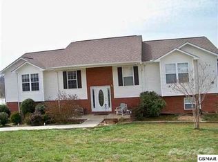 1855 River Vista Cir, Sevierville, TN 37876