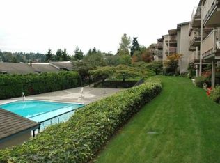2920 76th Ave SE APT 111, Mercer Island, WA 98040