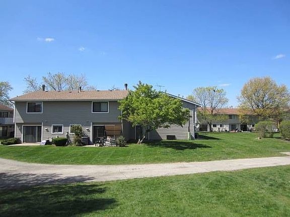 3rd image of 1009 Bayside Dr #T