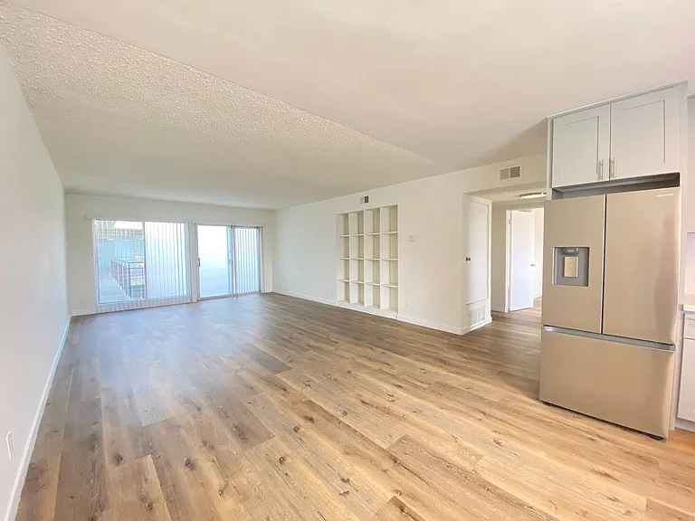511 N Kenmore — Photo 5