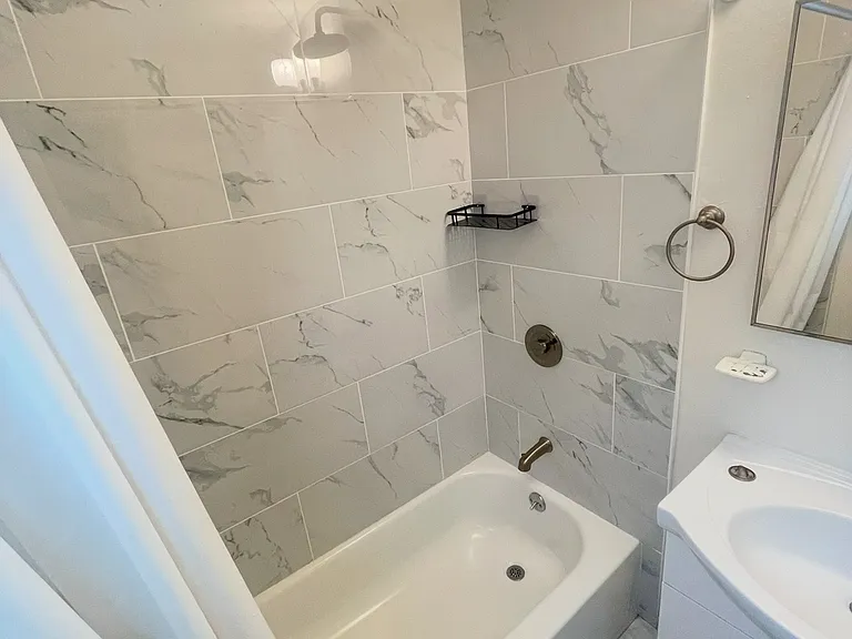 1132 Okoboji Dr #1 — Photo 4