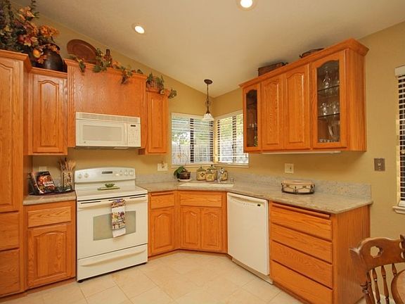 5th image of 1525 Pine Valley Cir