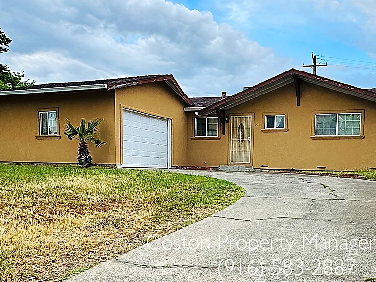 7541 Twilight Dr — Photo 1