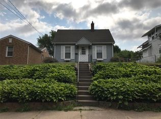 2215 2nd St SW, Cedar Rapids, IA 52404