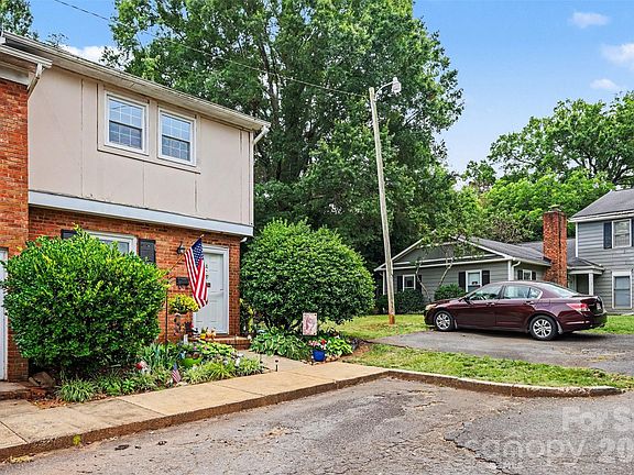 3rd image of 1786 Ebenezer Rd APT A