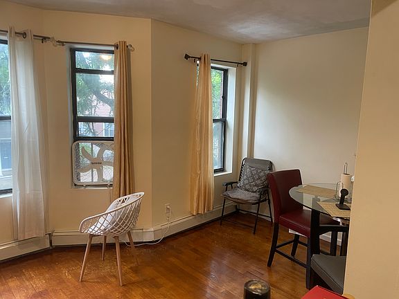3rd image of 1115 Harrison Ave #2