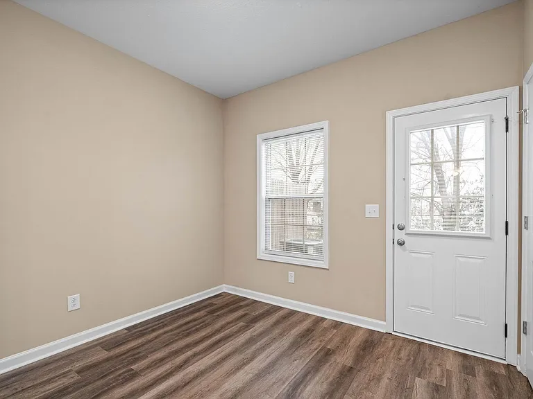 Durrett Dr - 55 (x17) — Photo 12