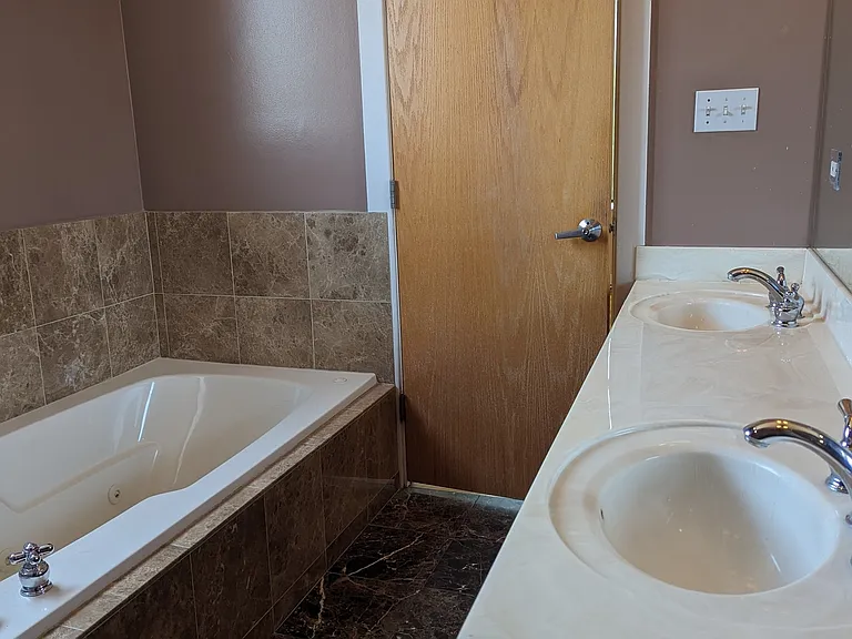 1738 W Belmont Ave #3F — Photo 5