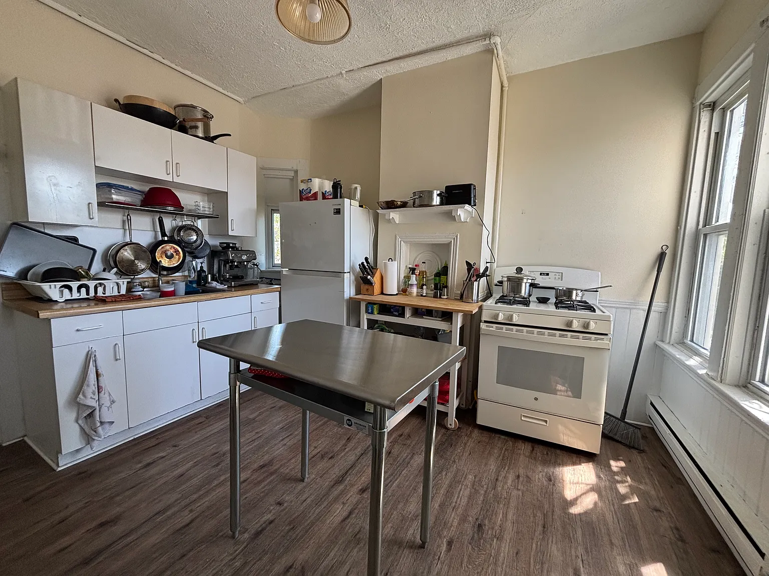 2 bed, 1000 sqft, $3,500 — Photo 3