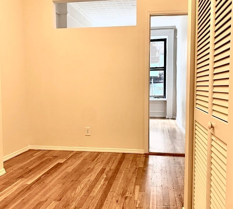 2nd image of 217 E 29th St #22-1