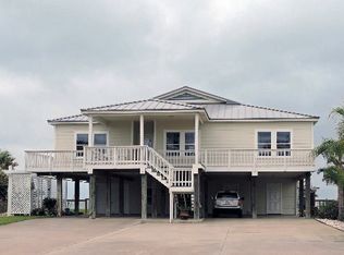 1 Copano Point Rd, Rockport, TX 78382