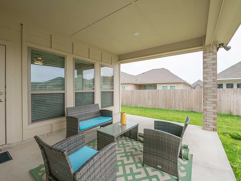 615 Winscott Ave — Photo 28