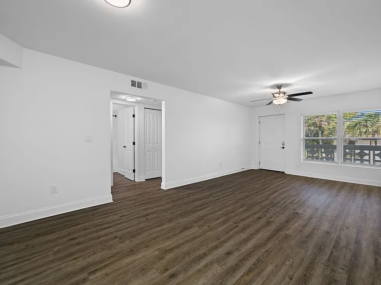 KC Flats Apartments — Photo 71