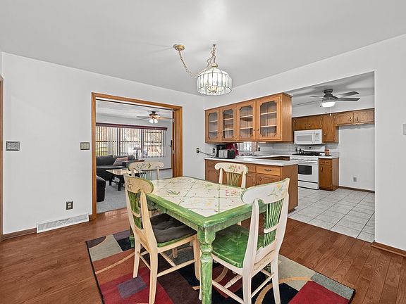 5th image of 1003 14th Ave #B