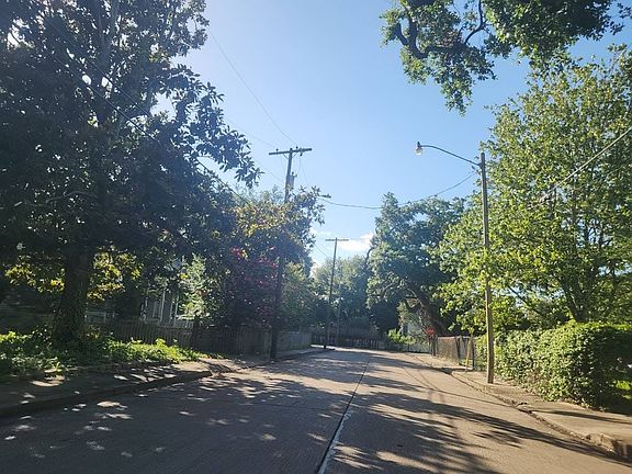 4th image of 118 Hacker St