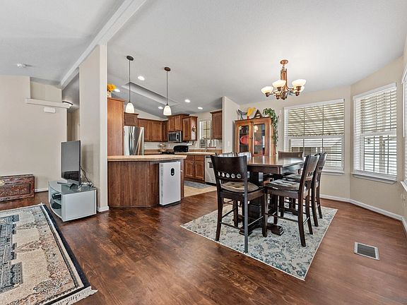 3rd image of 9395 Harritt Rd Space 215