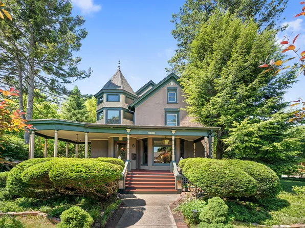 1402 Indiana Ave, La Porte, IN 46350