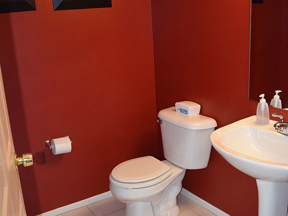 5th image of 4 Woodhill St #157