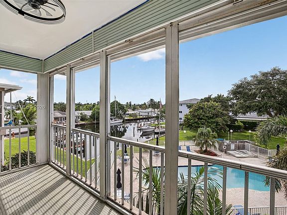 3rd image of 900 SW 12th St APT 305