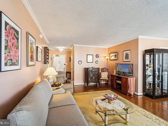 5th image of 3705 S George Mason Dr APT 702S