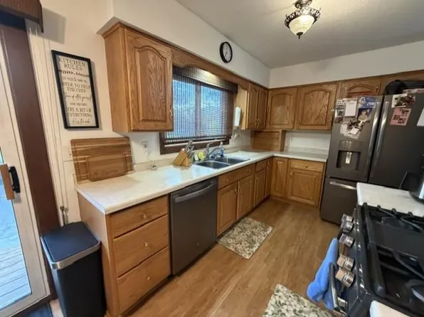 608 S Donnelly Ave, Litchfield, MN 55355