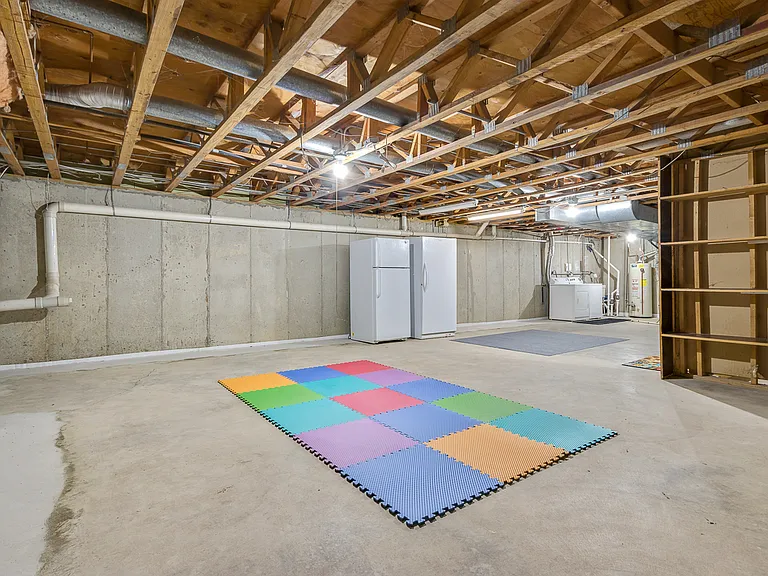 834 Swallow St — Photo 25