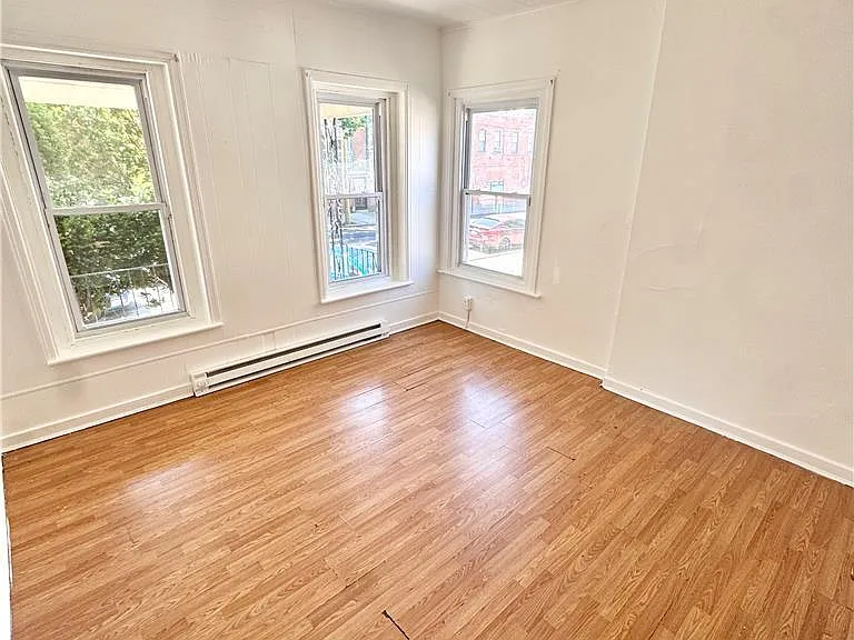 535 W Tilghman St #1 — Photo 4