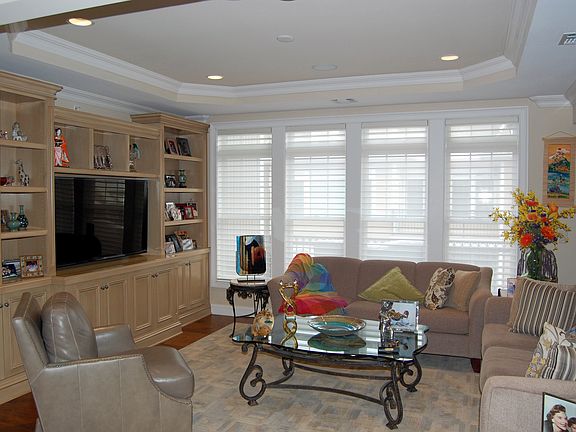 3rd image of 122 Shady Ln